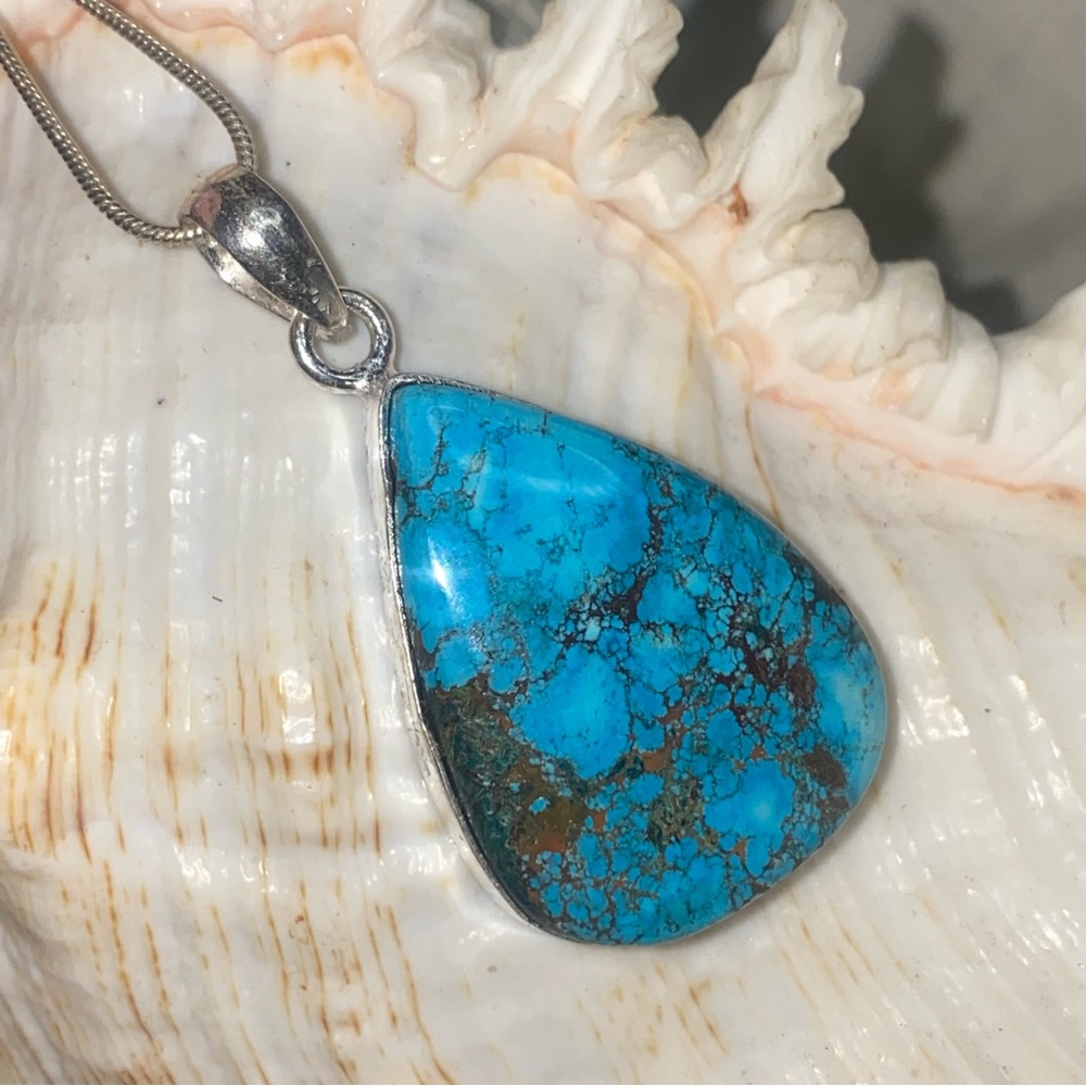 Kingman Turquoise natural gemstone teardrop pendant